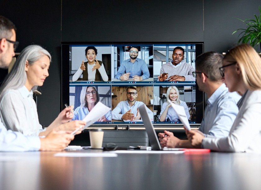 Le management hybride : Guide complet pour gérer efficacement les équipes sur site et à distance